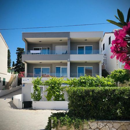 Apartments Luna ノヴァリャ エクステリア 写真