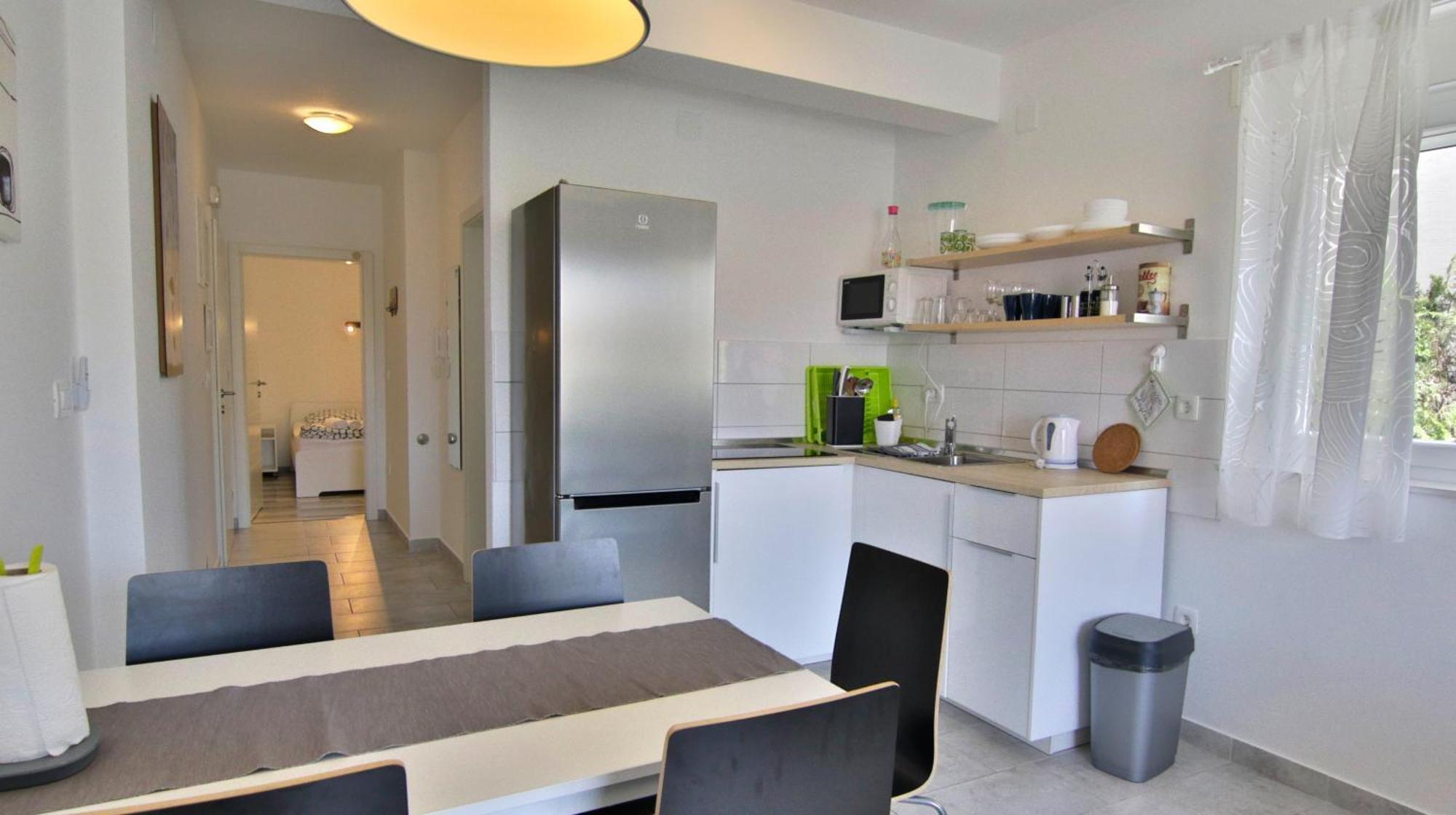 Apartments Luna ノヴァリャ エクステリア 写真